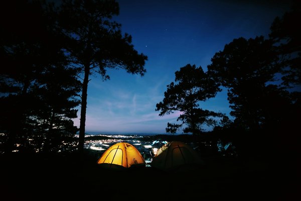 Quels sont les avantages et inconvénients du camping en bordure de lagune?